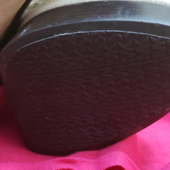 Michael Kors peep toe heels with laser cut detail - Picture 5 of 7